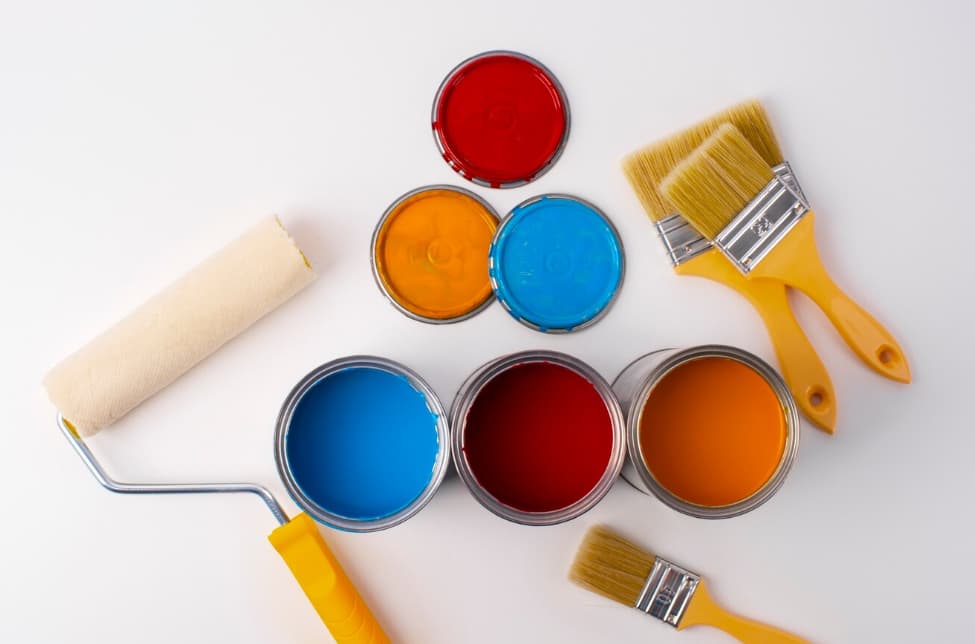 Paint color and brush